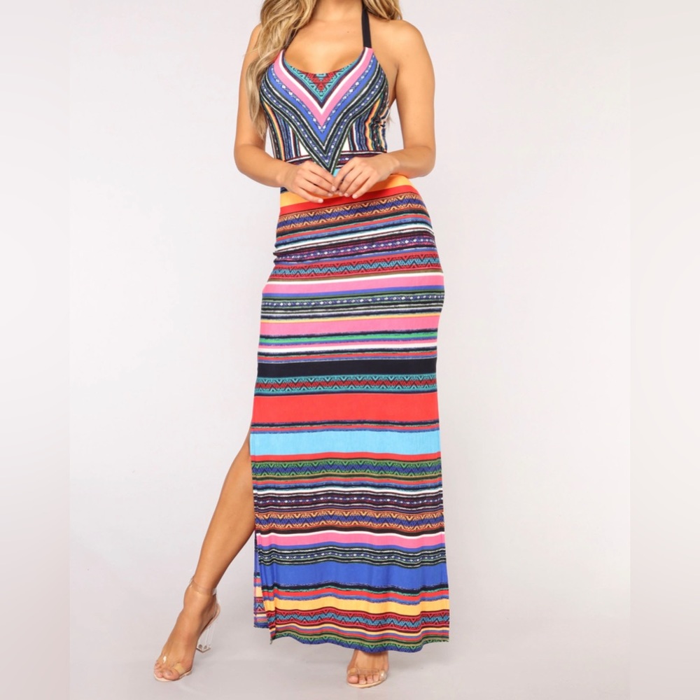 Women’s Multi Colored Maxi Dress size Large. Good condition. Wore once